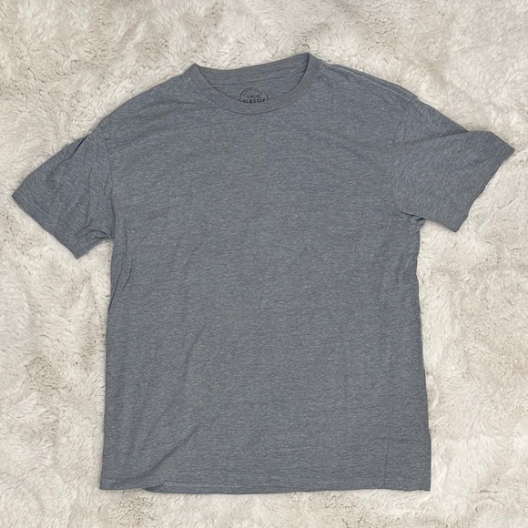 True Classic Gray Men's T-Shirt Medium Size - Picture 1 of 2